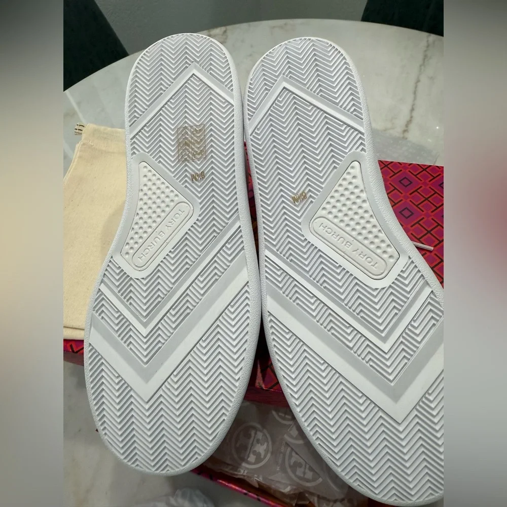 NWT .. Tory Burch Women's Double T Howell Court Sneakers